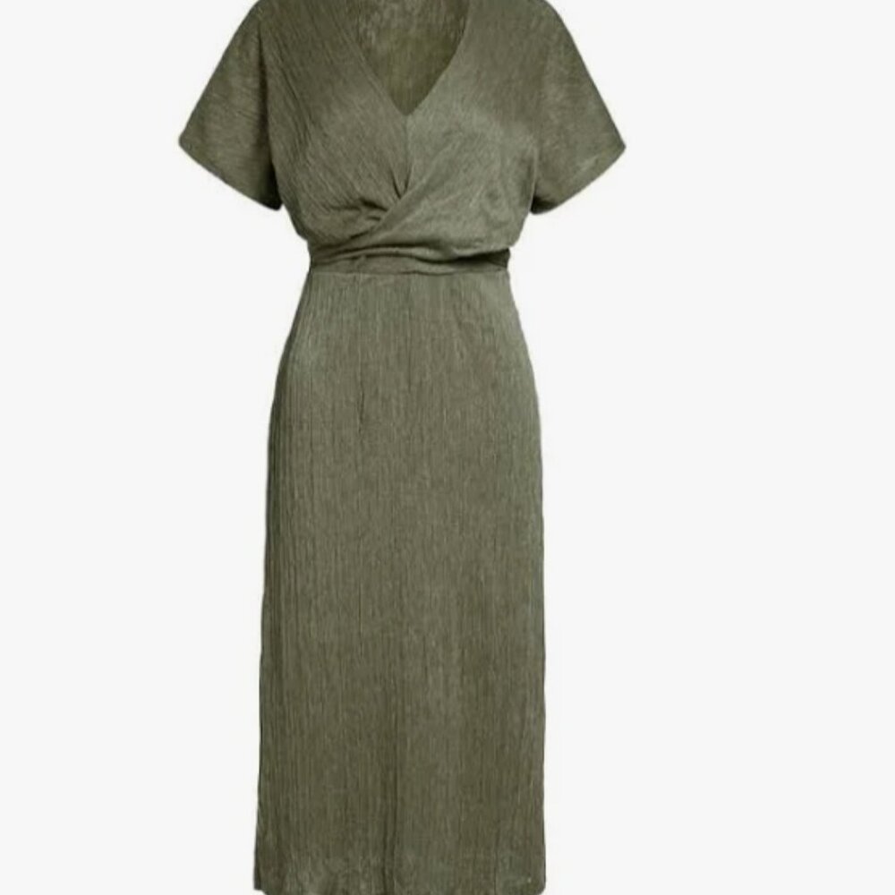 All in Favor, Green Dress